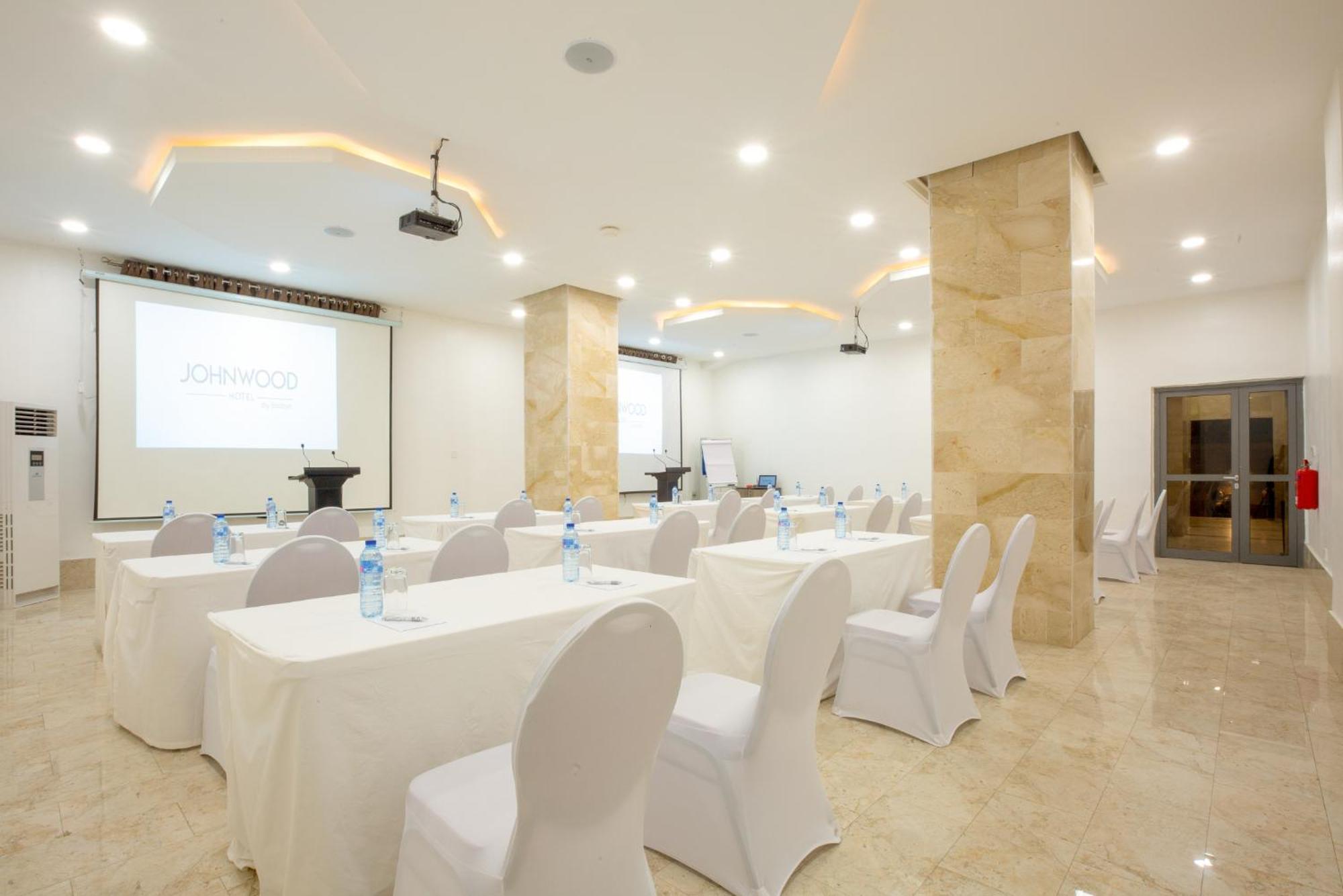 אבוג'ה Johnwood Hotel By Bolton מראה חיצוני תמונה