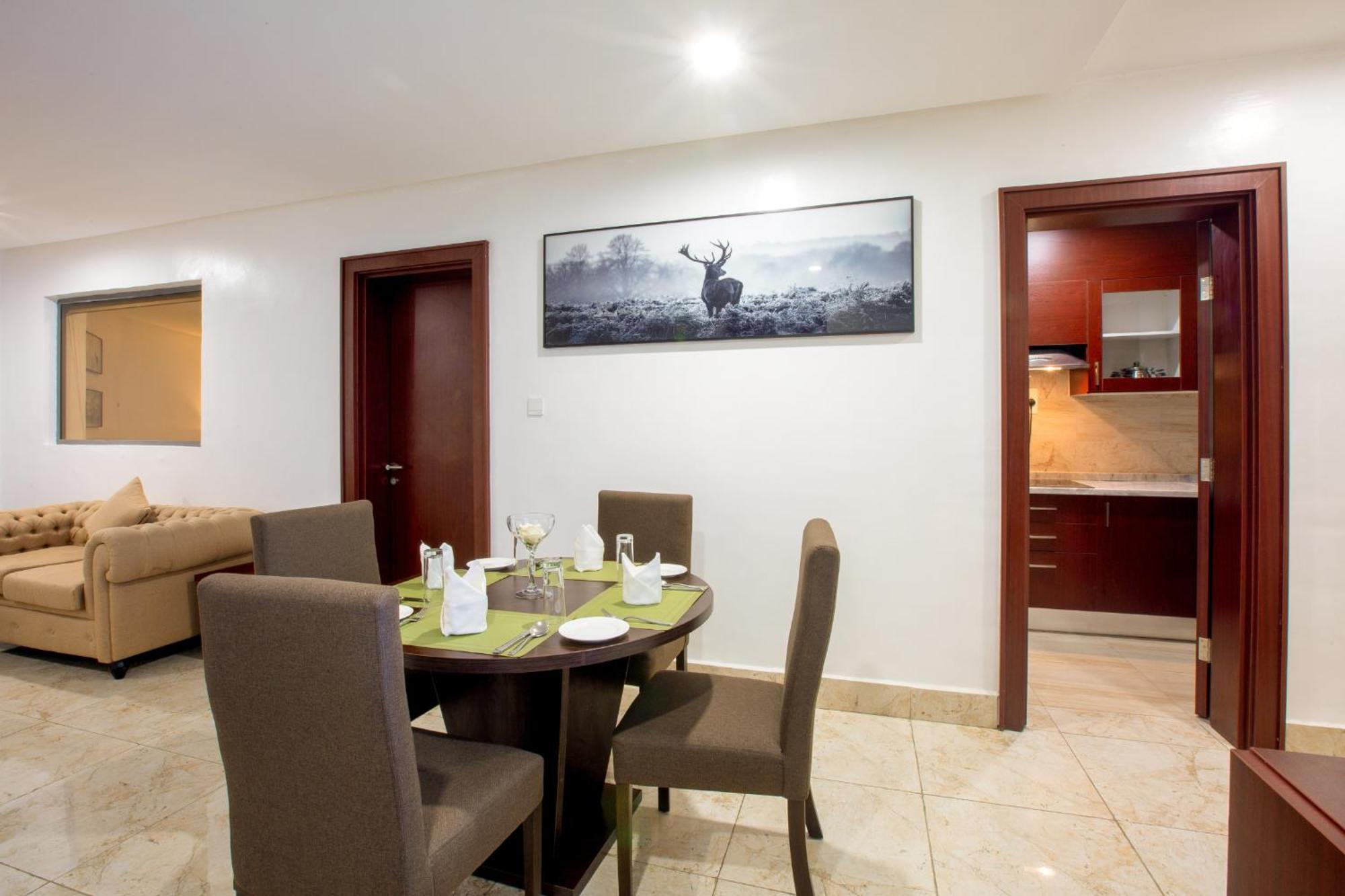 אבוג'ה Johnwood Hotel By Bolton מראה חיצוני תמונה