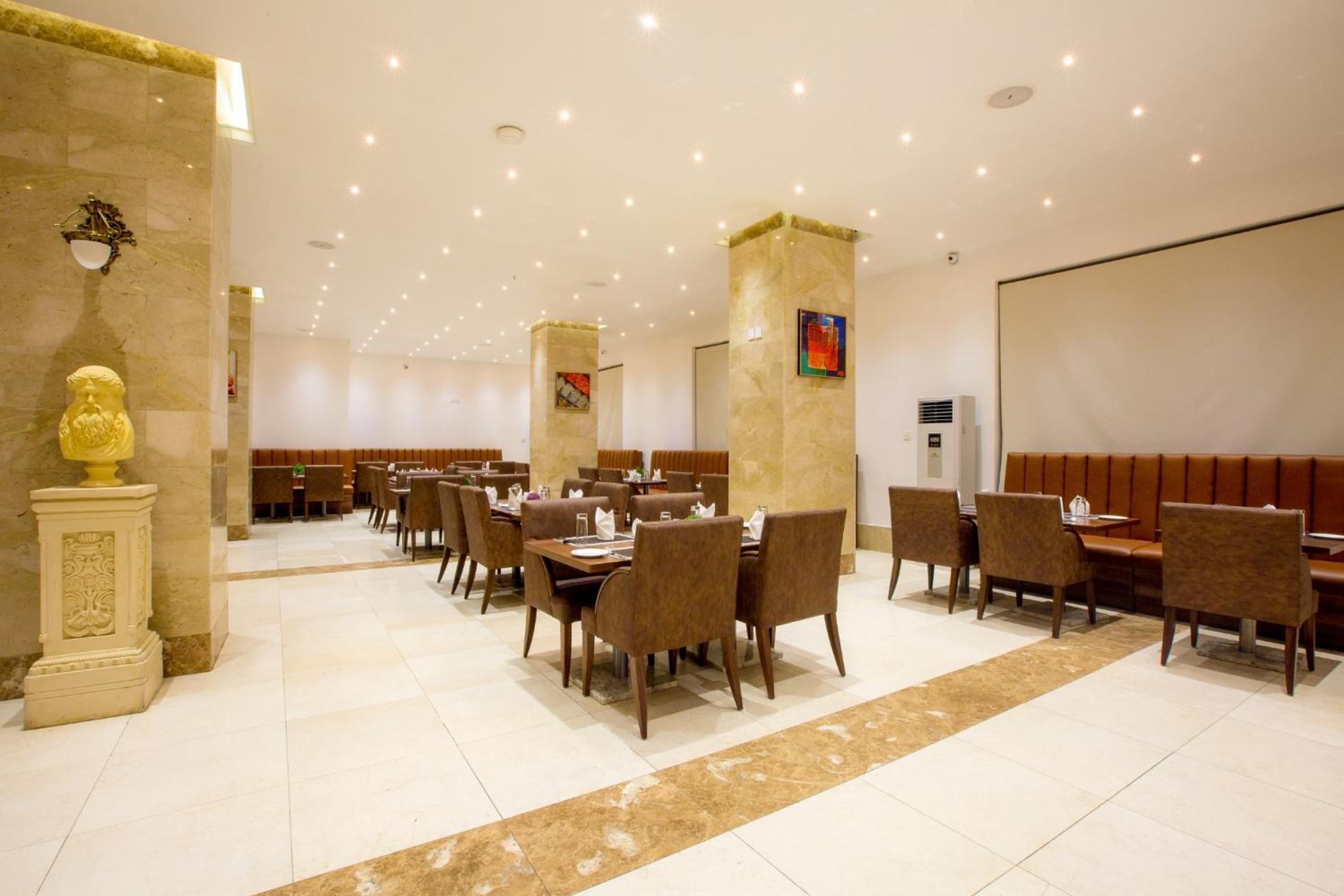 אבוג'ה Johnwood Hotel By Bolton מראה חיצוני תמונה