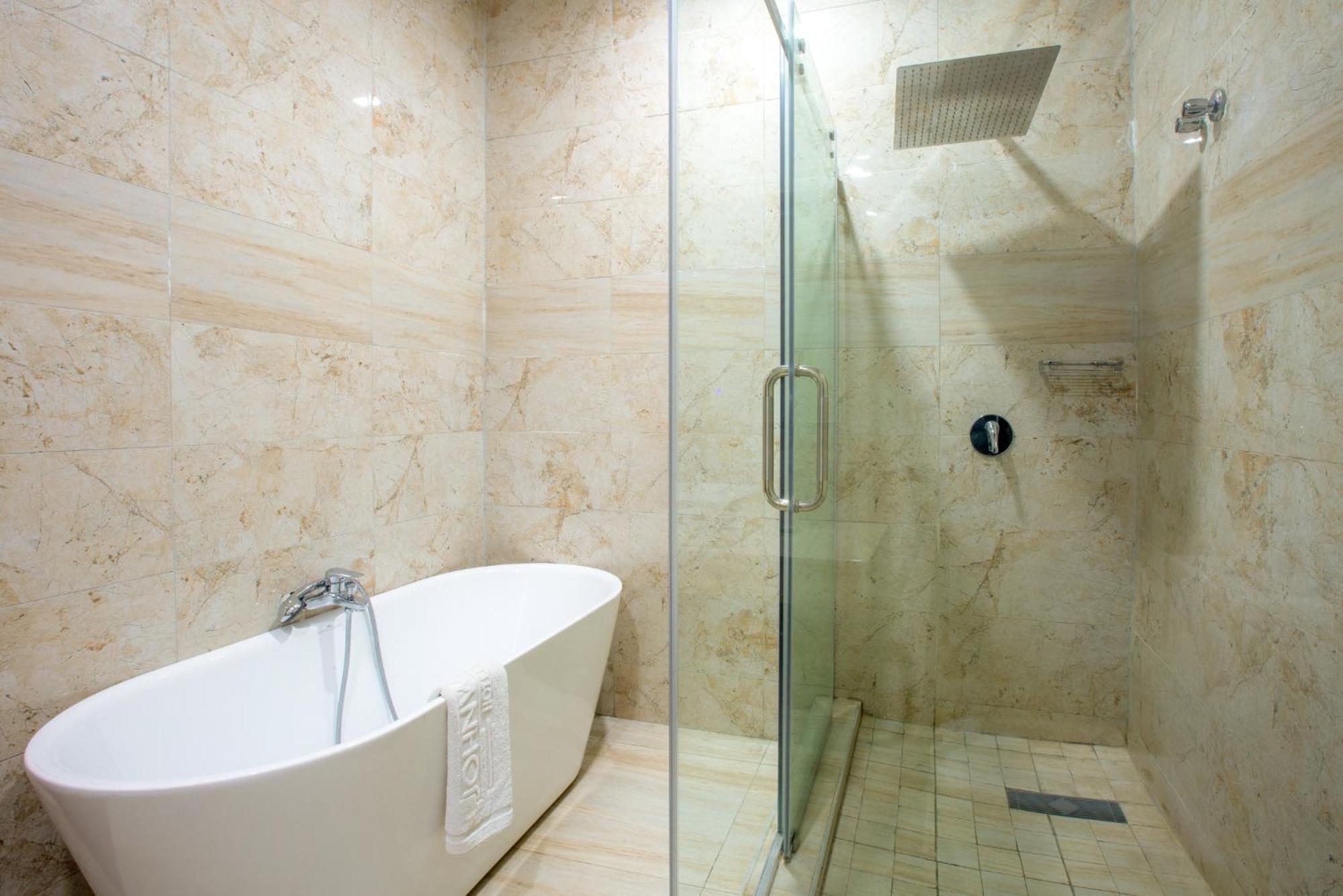 אבוג'ה Johnwood Hotel By Bolton מראה חיצוני תמונה